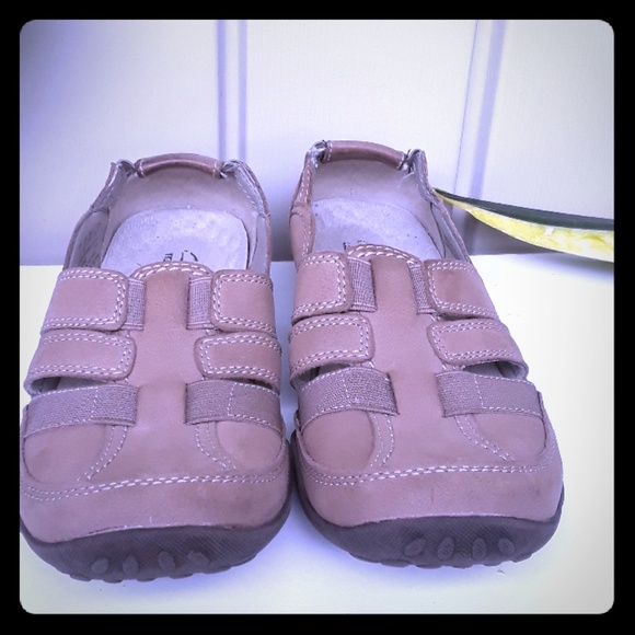 clarks shoes size 8.5